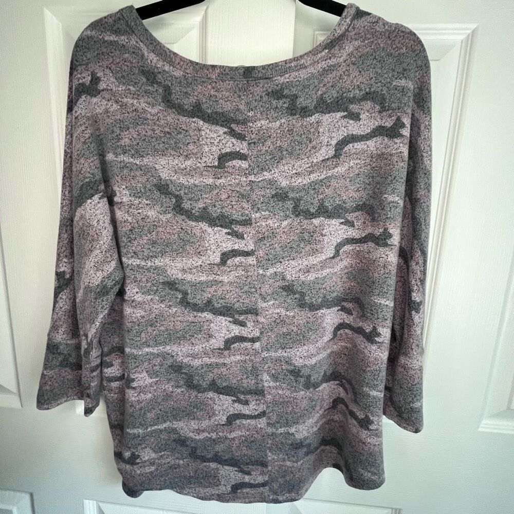 Market and Spruce Lightweight Sweater Abstract Design Size Large - Picture 2 of 5